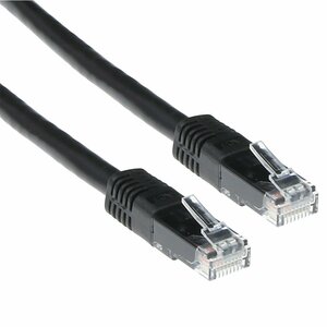 ACT Zwarte 15 meter UTP CAT5E patchkabel met RJ45 connectoren